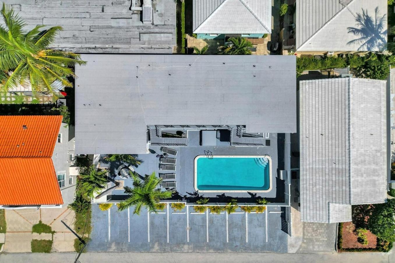 Waves On Desoto Rental Unit With Pool Hollywood Exterior photo